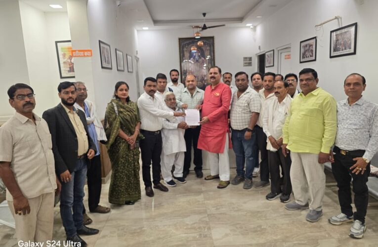 झांसी में साहू समाज की पहल: विधायक निधि से बनेगा धर्मशाला हॉल और मां कर्मा धाम में शेड