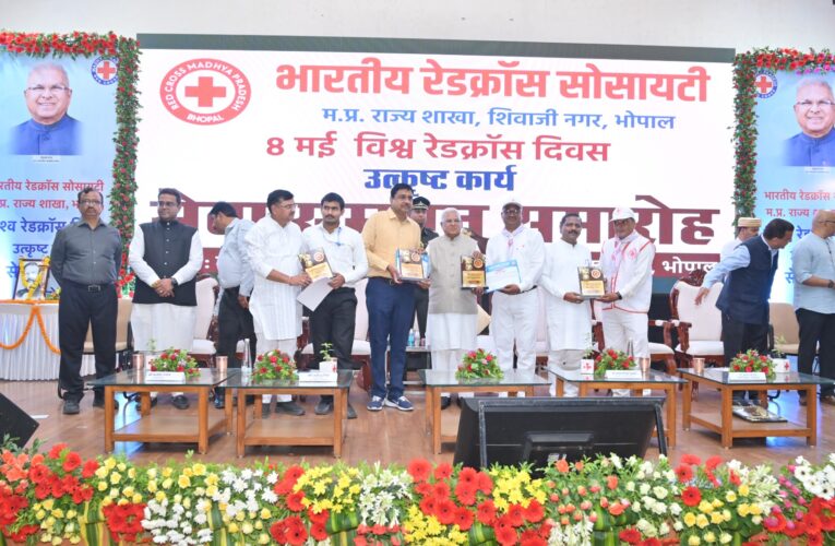 Unnao की Aishwarya Shukla ने Madhya Pradesh में लहराया परचम, Bhopal में राज्यपाल द्वारा किया गया सम्मानित