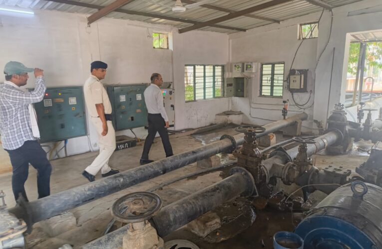 स्वच्छ जलापूर्ति और सुरक्षित रेल परिचालन पर डीआरएम का फोकस, फिल्टर हाउस एवं झांसी लोको शेड का किया निरीक्षण  जल गुणवत्ता, लोको फेलियर की रोकथाम और स्वच्छता व्यवस्थाओं की हुई समीक्षा
