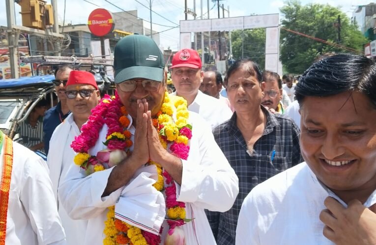 दतिया उपचुनाव में कांग्रेस का परचम, कुँवर घनश्याम सिंह ने भाजपा के आशुतोष तिवारी को 6059 वोटों से हराया  तीसरे राउंड से शुरू हुई बढ़त 15वें राउंड तक कायम, कांग्रेस की जीत में राजेन्द्र शर्मा एडवोकेट और उनके साथियों के जनसंपर्क अभियान की भी रही अहम भूमिका